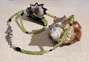 Peridot Shell Necklace - UniqueCherie